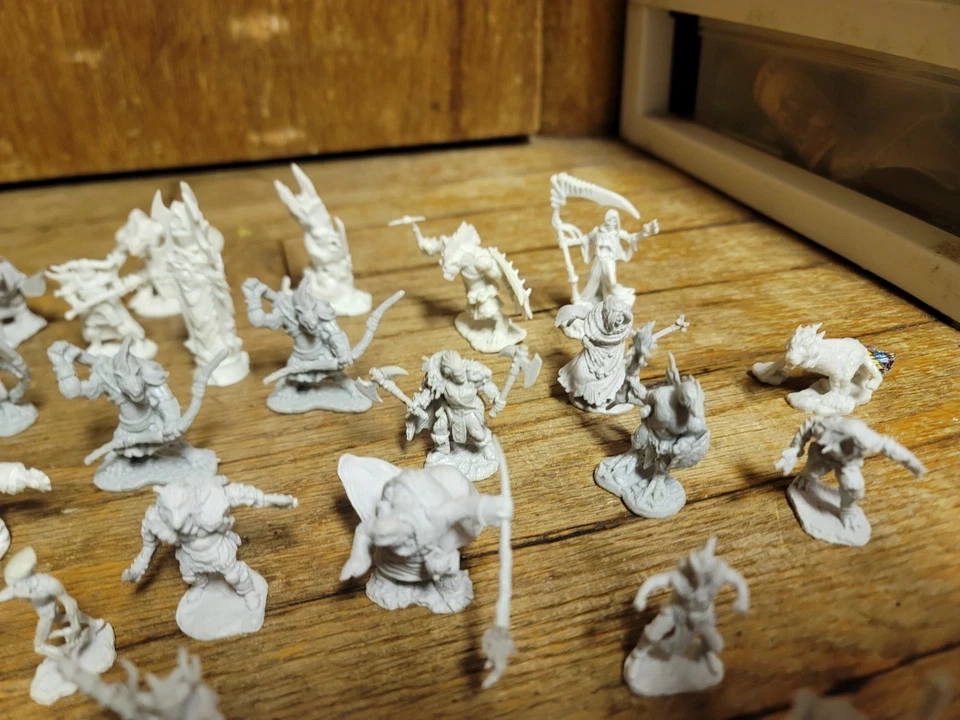 Lote De 70 Mini Figuras Reaper Unpaited 2016 Pathfinder D&D Guerra Juego De Mesa Foto 3 de 4