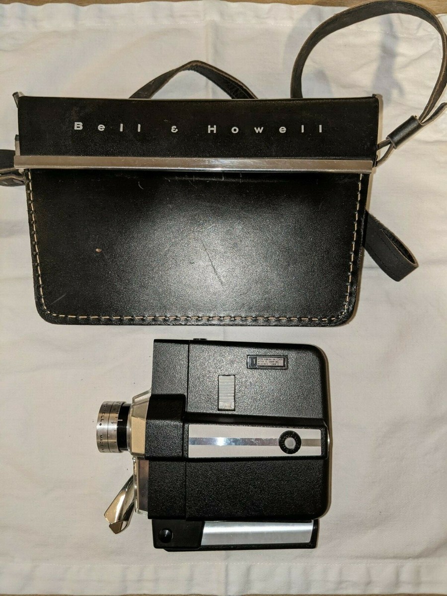 Bell and Howell 315 PZ 8mm Zoom Reflex movie camera with Case and