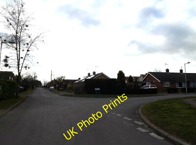 Foto 6x4 Noyes Avenue, Laxfield an der Kreuzung mit The Link c2015