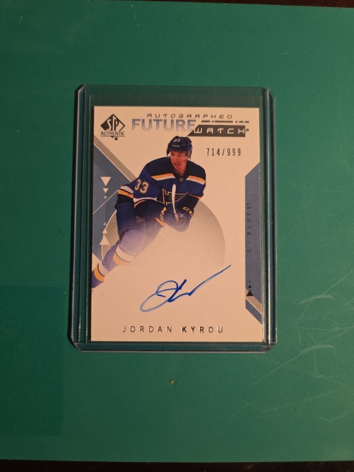 2018-19 SP AUTHENTIC #208 FUTURE WATCH ROOKIE RC AUTO /999 JORDAN KYROU - BLUES