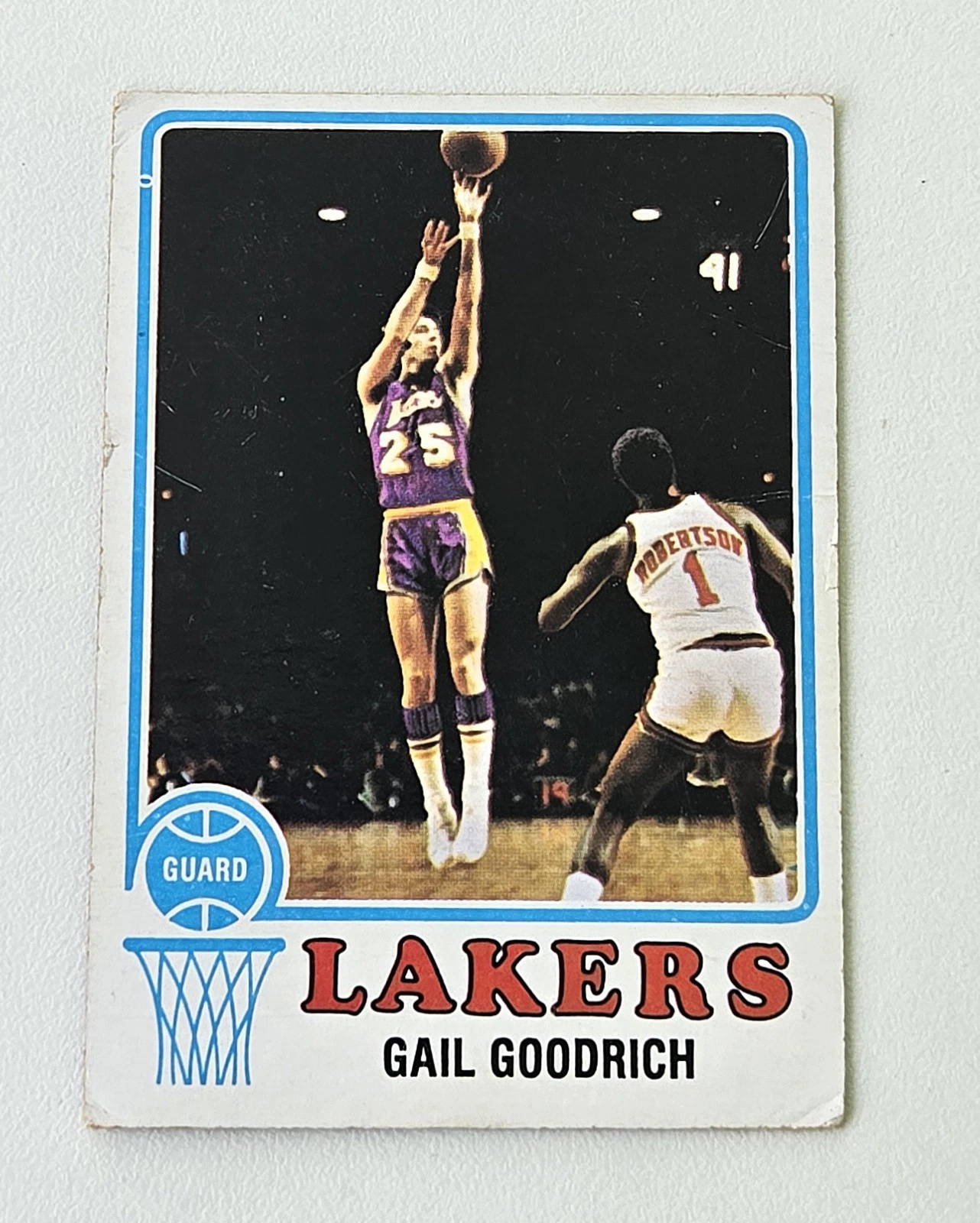 GAIL GOODRICH VINTAGE 1973-74 Topps Basketball Card # 55 - L. A. Lakers