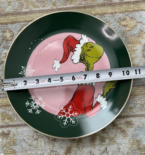 4 pc Dr. Seuss’ The Grinch Holiday Pink, Green & Gold Dinner Plates 10 5/8” NEW! - Picture 3 of 8