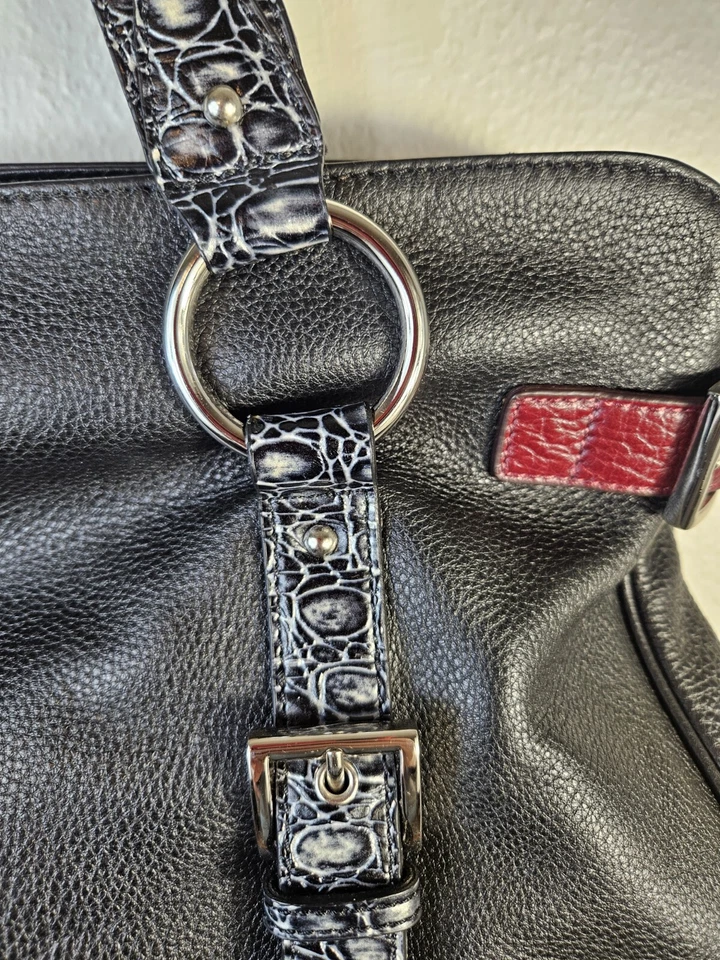 Bolsa tote de ombro CHARLIE LAPSON nova com etiquetas couro preto detalhes borgonha alça texturizada - Imagem 2 de 4