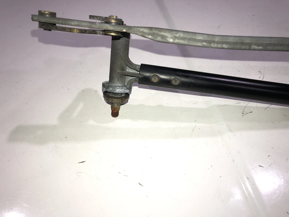 Acoplamiento limpiaparabrisas BMW E30 1984-1990 SEDÁN FABRICANTE DE EQUIPOS ORIGINALES ¡¡BONITO!! 318i 325e 325es Foto 4 de 4