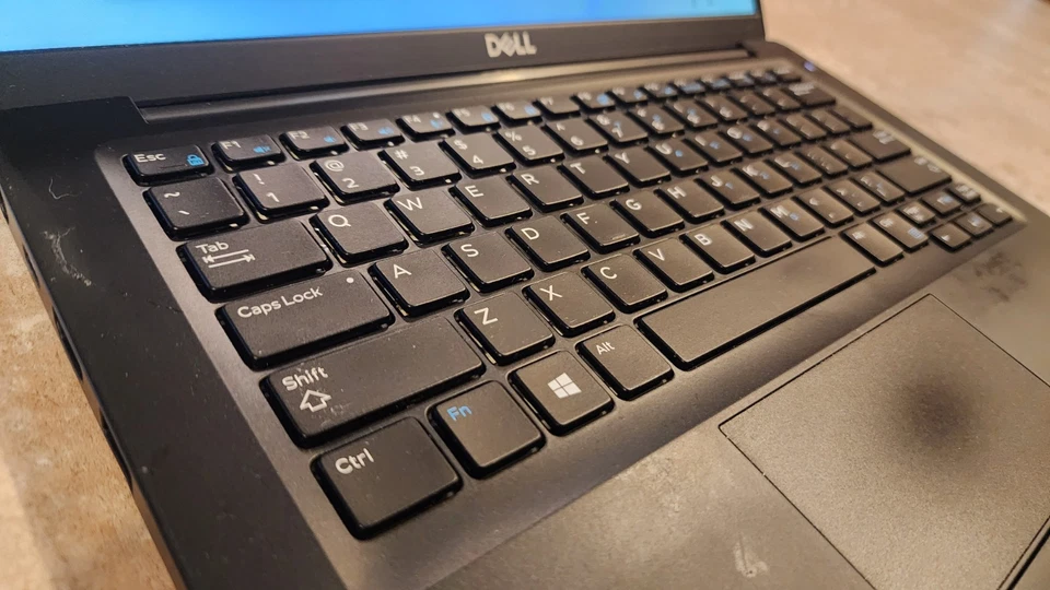 Dell Latitude 7390 13.3" FHD i7-8650U 512GB SSD 16GB RAM HDMI Win11 - Image 4 of 4