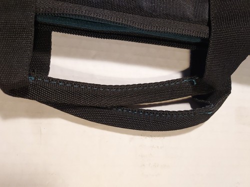 Bolso de hombro o asa Tucano 14,5 X 10,5 aprox para cuaderno/portátil (negro/verde azulado) - Imagen 6 de 10