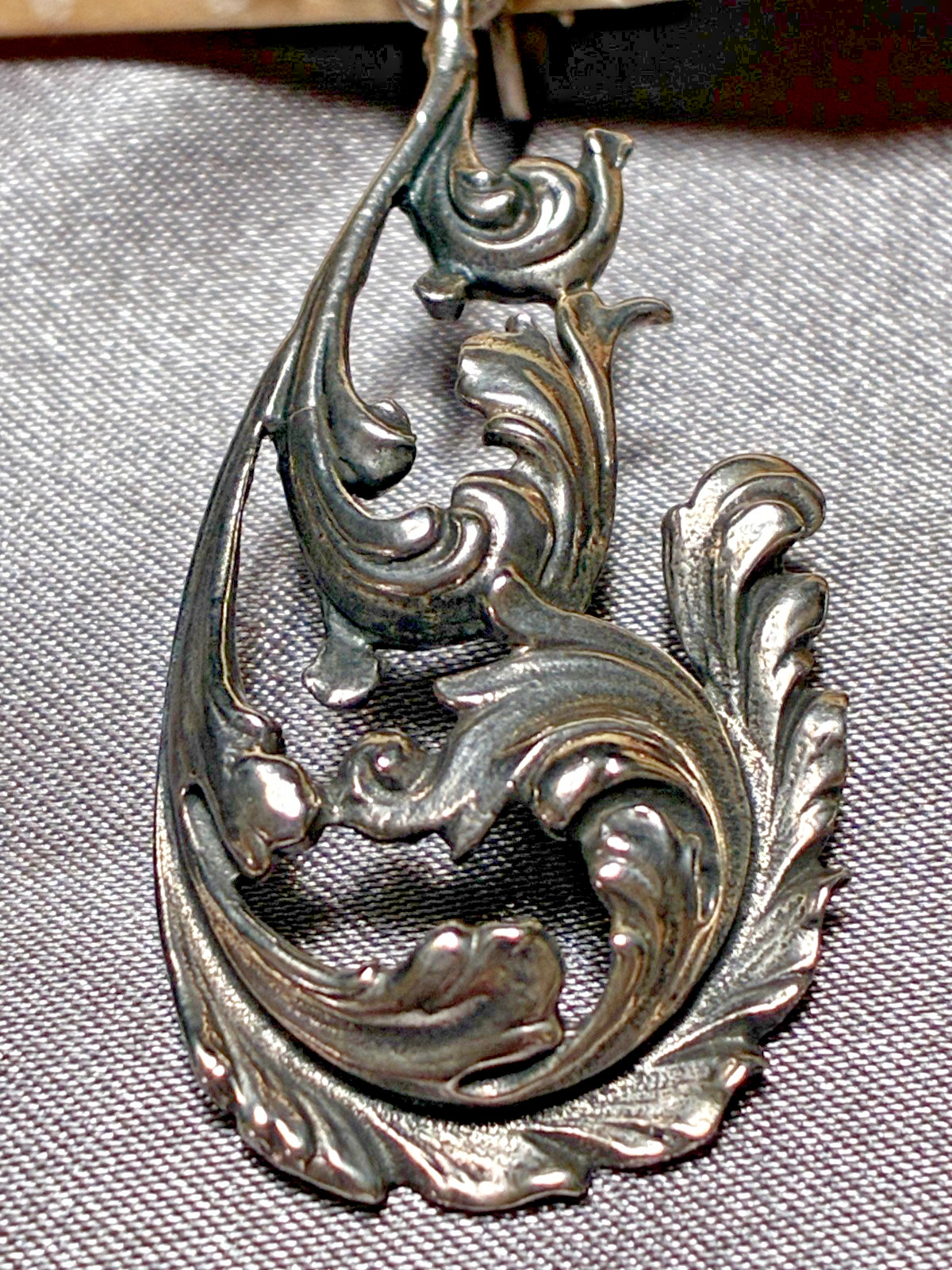 Elegant Vintage Art Nouveau Ornate Feather Scroll Sterling Clip On Earrings