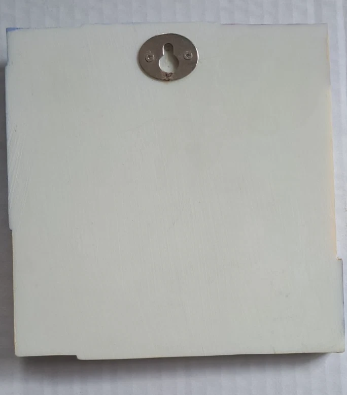 KATHRYN WHITE RESIN WALL ART PLAQUE 5X5 INCHES - Image 4 of 4