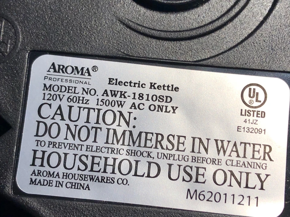 Base de hervidor de agua eléctrico digital Aroma Professional solo modelo No. AWK-1810SD Foto 4 de 4