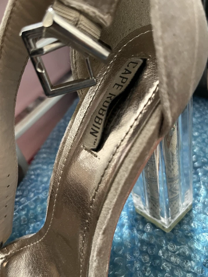 Tacones de terciopelo Cape Robbin con tacón transparente Money Block - talla 7,5 Foto 2 de 4