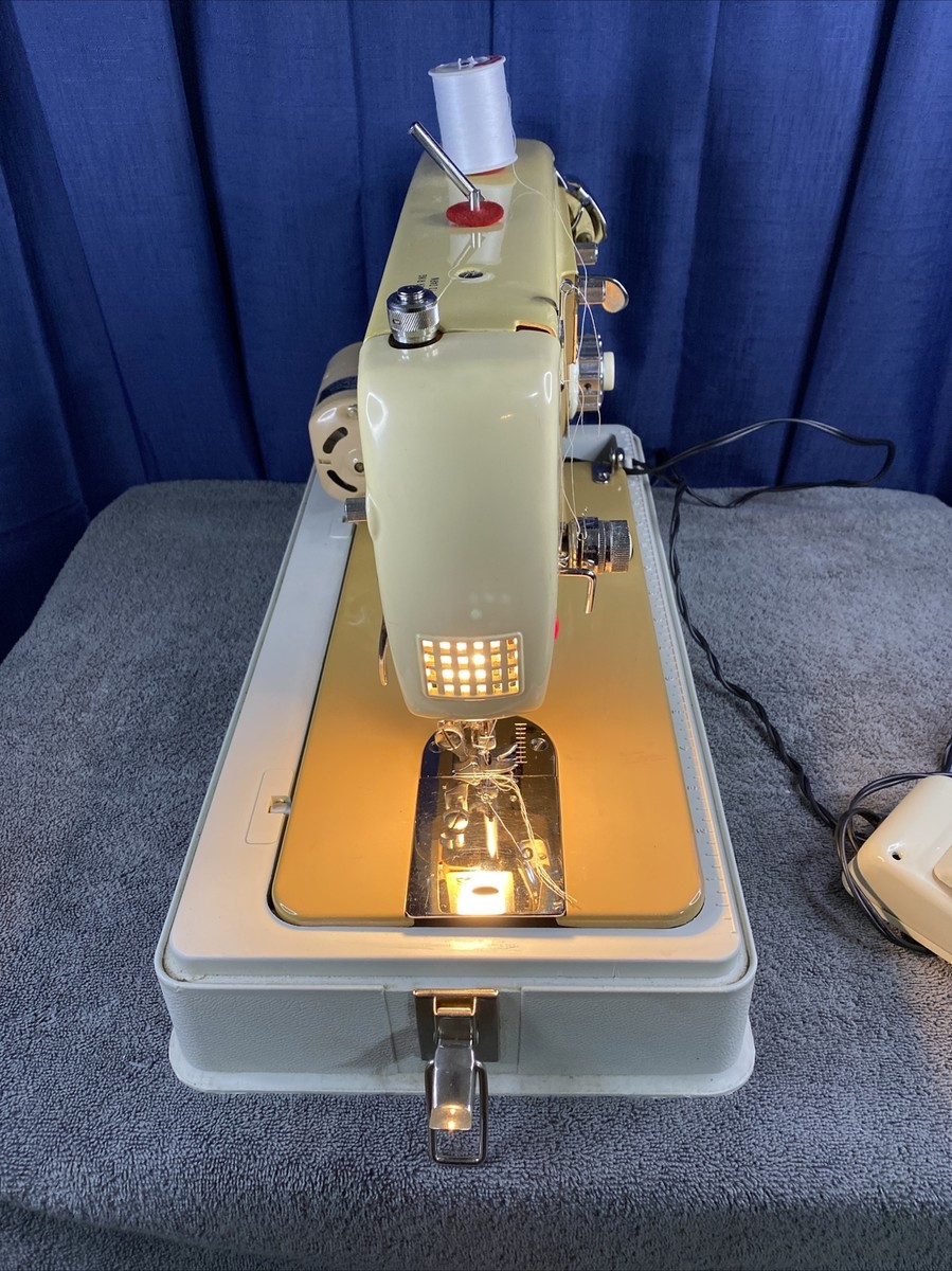 VINTAGE GOODHOUSEKEEPER DELUXE ZIG ZAG MODEL 300S JAPAN VINTAGE GOODHOUSEKEEPER DELUXE ZIG ZAG MODEL 300S JAPAN