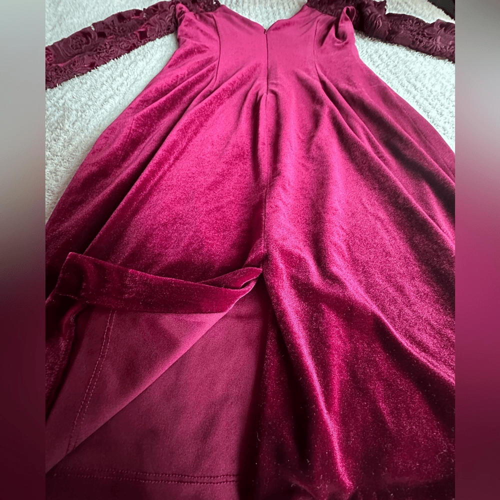 open lace back dress V-NECK PETAL STRAPLESS VELVET MAXI DRESS IN RED | CULT MIA