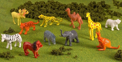 Mini Wild Jungle Animals Educational 100 Piece Party Pack Fun Gift Party Favours - Picture 3 of 3
