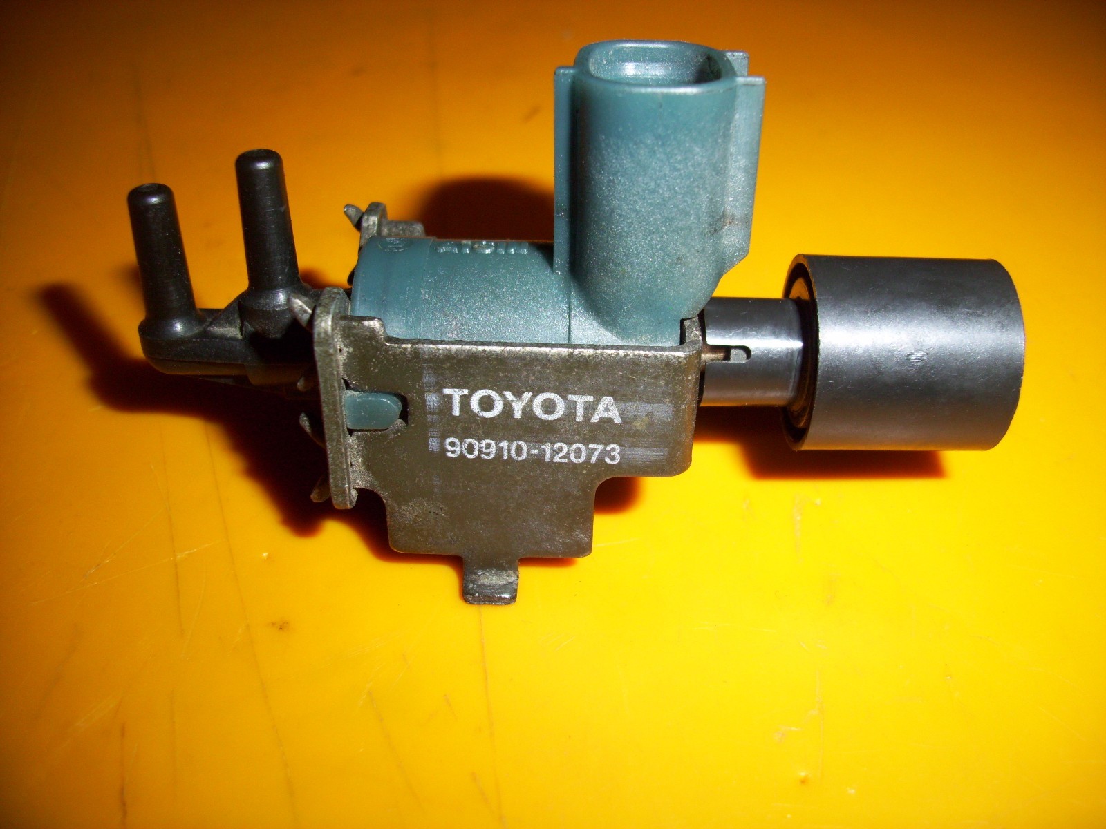 198995 Toyota Pickup 4Runner T100 Genuine Vacuum Switch Valve VSV