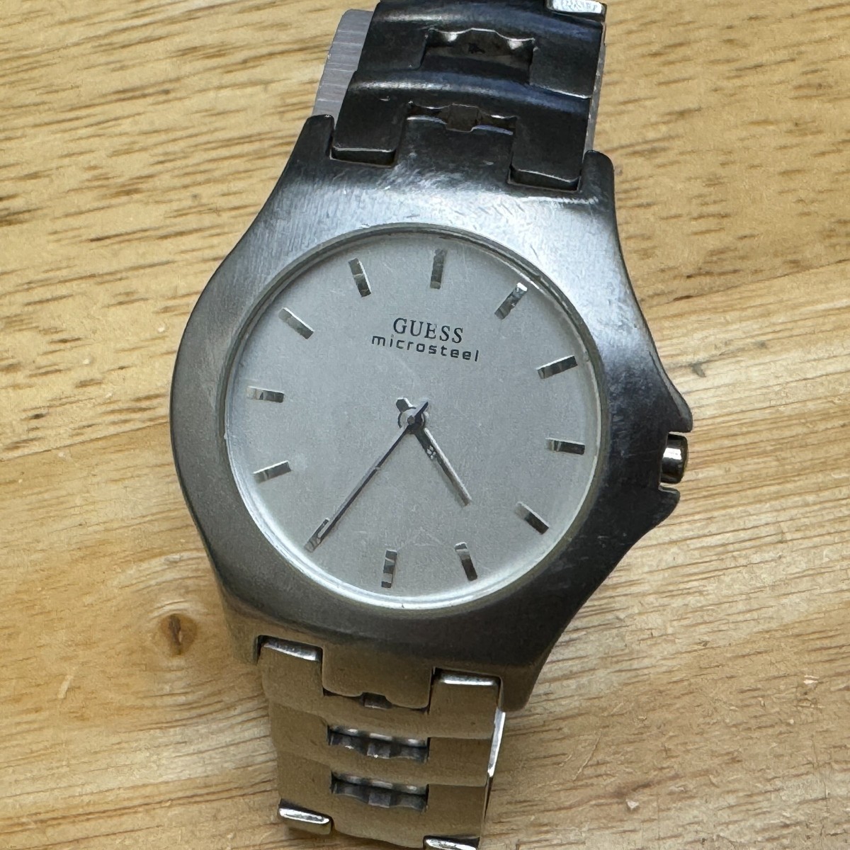 Guess Microsteel Quartz Watch G75399G Men Silver Ultra-Thin