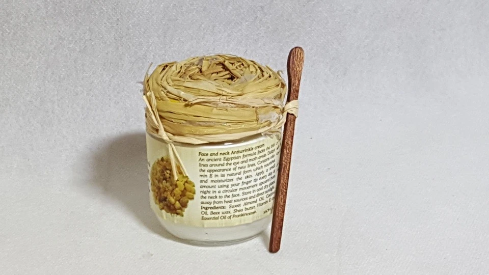 Nefertari Crema Incienso Antiarrugas Crema Rostro y Cuello 100% 95 gm Foto 2 de 3