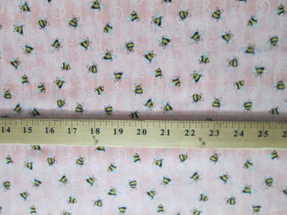 ABEJAS REALISTAS ZUMBIDO AMARILLO REMOLINOS ROSA CORAL ABEJA TELA DE ALGODÓN BTHY Foto 4 de 4