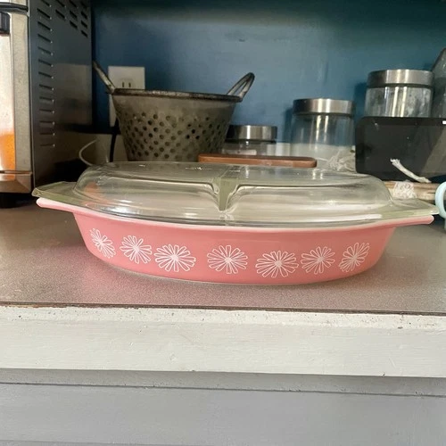 Vintage PYREX- 1 1/2 Quart Cinderella Oval Divided Serving Dish Pink Daisy1950s