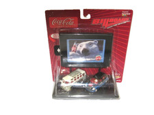NUEVO Johnny Lightning Coca Cola Billboards 2 carros 1966 VW Samba Bus y PT Cruiser
