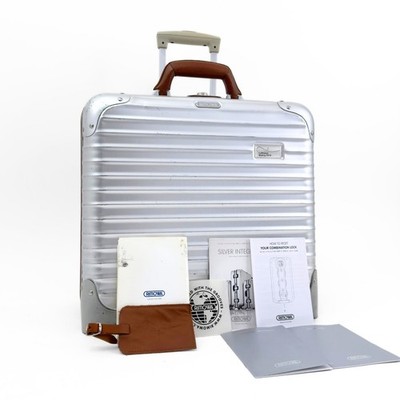 RIMOVA リモワ　Lufthansa Boeing 747-8 Rimowa Lufthansa Boeing 747-8 Silver Integral 28L Carry-On 2