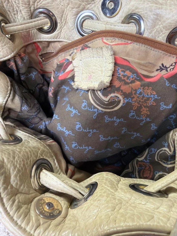 Vintage Bulga White Leather Studded Fringe Handbag With Shoulder Strap - Image 4 of 4