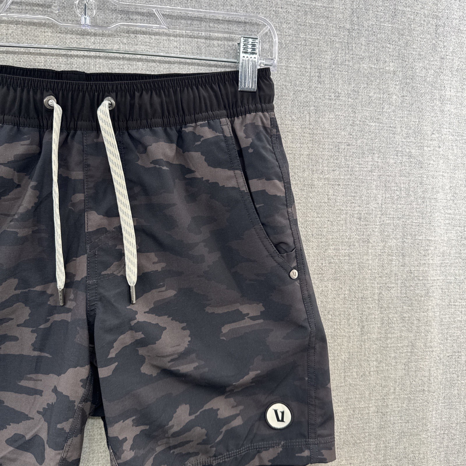 Vuori Kore Short 7" Mens XS LINED Gray Dark Camo Athletic Drawstring Outdoor