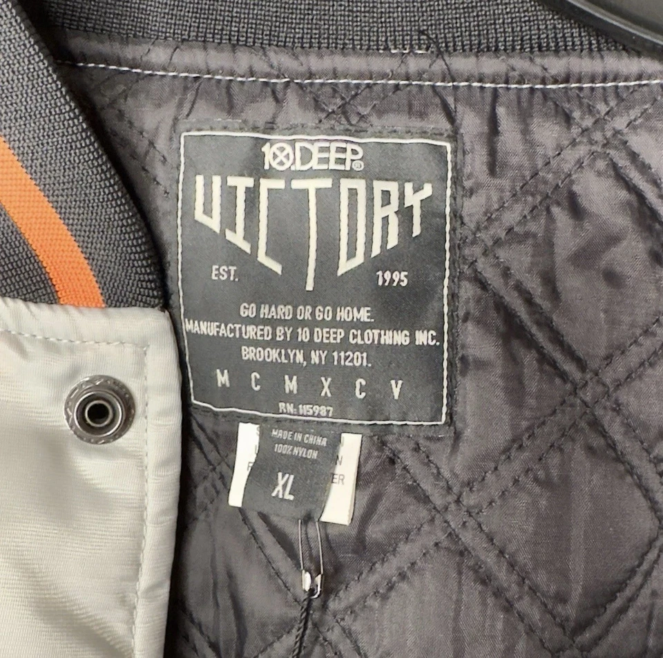 Chaqueta Bomber Universitaria Victory 10Deep Silver Negra Naranja Talla XL Foto 4 de 4