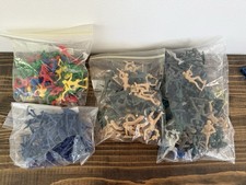 Lot Plastic Army Men Soldiers Cowboys Indians Police Toys Mini Action Figure