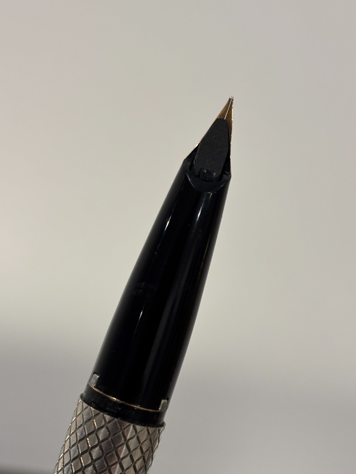 Sheaffer — Fountain Pen — Fine (F) nib — fountain pen for sale on Nibfolio — photo 5