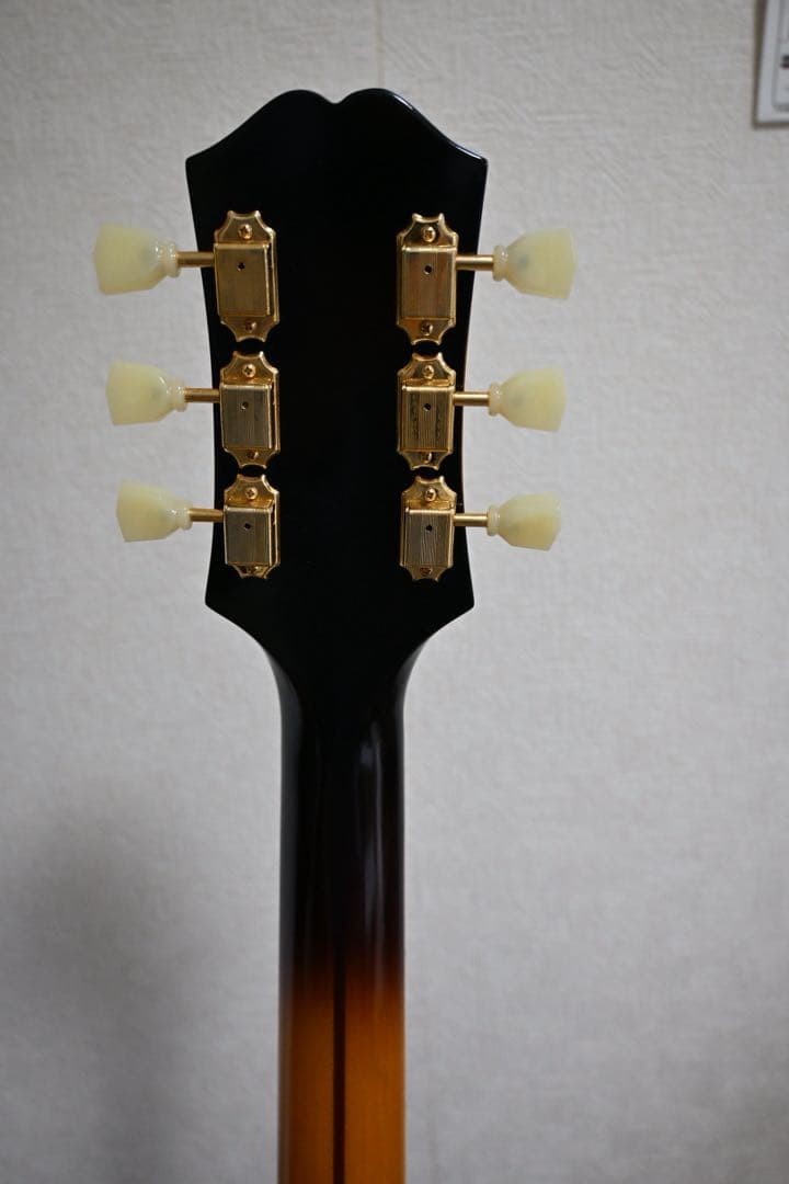 Acoustic Guitar Epiphone Masterbilt J-200 Aged Vintage Sunburst