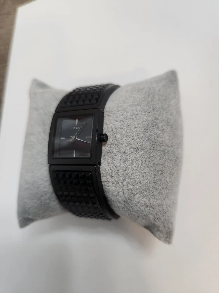 DKNY Ladies Black NY-2233 Watch. New Battery - image 4 of 4