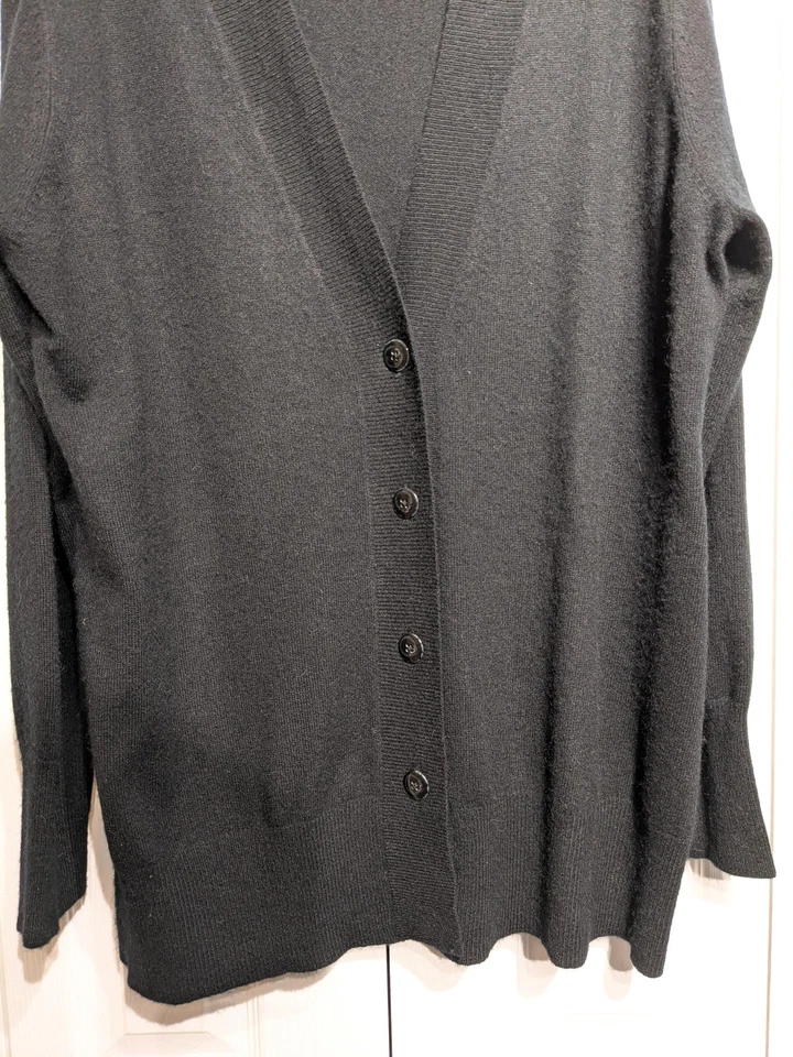 Suéter Neiman Marcus Mujer 2X Cárdigan Negro Cachemir Botón Delantero Manga Larga Foto 2 de 4