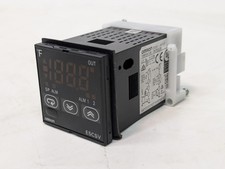 Omron E5CSV-R1T-F Temperature Controller 100-...