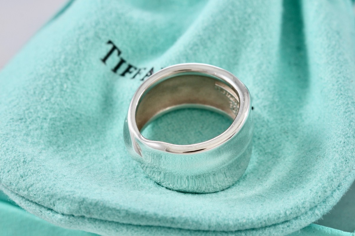 Tiffany & Co. Nature Silver Rolled Leaf Wrap Wide Band Ring Tiffany & Co. Nature Silver Rolled Leaf Wrap Wide Band Ring