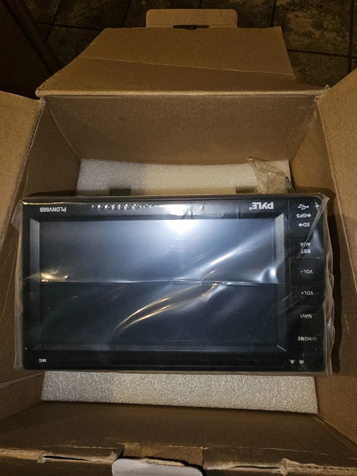 Pyle PLDNV66B 6.5" Touchscreen Video Multimedia Disc/CD Player  New In Box - Image 4 of 4
