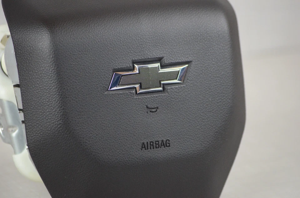 Chevrolet Silverado 2500 3500 2020-2025 airbag rueda del conductor emblema negro OEM Foto 4 de 4