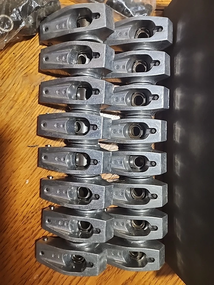 COMP Cams Rocker Arms 3/8" Stud Self Aligning 1.6 - Image 4 of 4