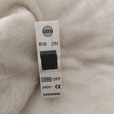 WYLEX ABB DRUCKSTECKER TYP B MCB 16 AMP OHNE SOCKELSCHIRMUNG