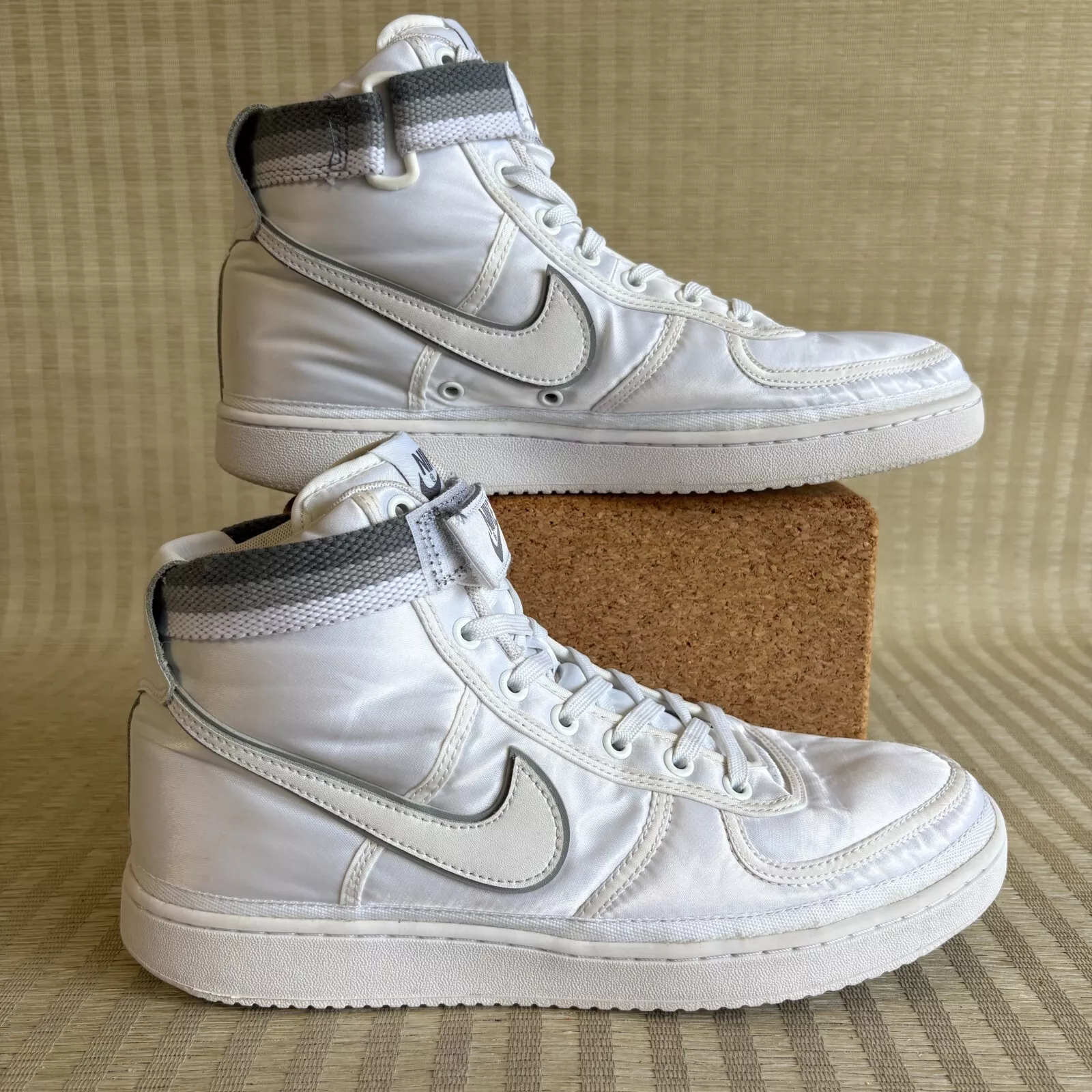 Baskets rétro Nike homme Vandal High Supreme 318330 100 blanc satin pointure 9,5