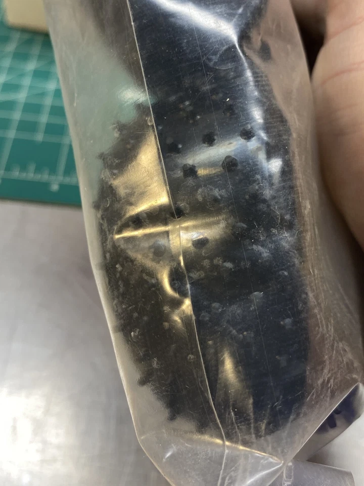 Pneus traseiros vintage Team Trinity 2,2" Spike RC - Imagem 2 de 3