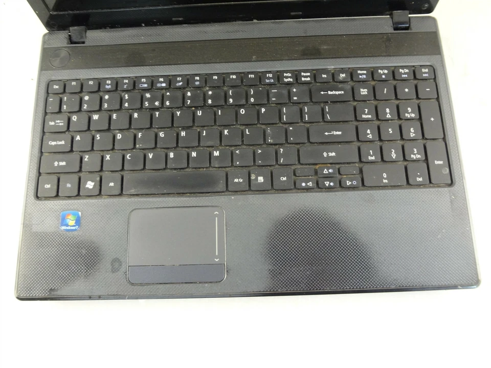 Acer Aspire 5250 Laptop 15.6" AMD E- 320GB HDD 2GB Ram NO OS Doesn't Power On  - Image 2 of 4