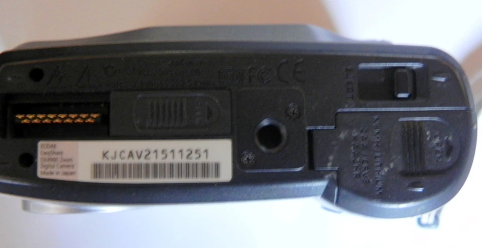Kodak EasyShare DX4900 4MP Digitalkamera - 2x opt. Zoom Silber leicht beschädigt - Bild 4 von 4