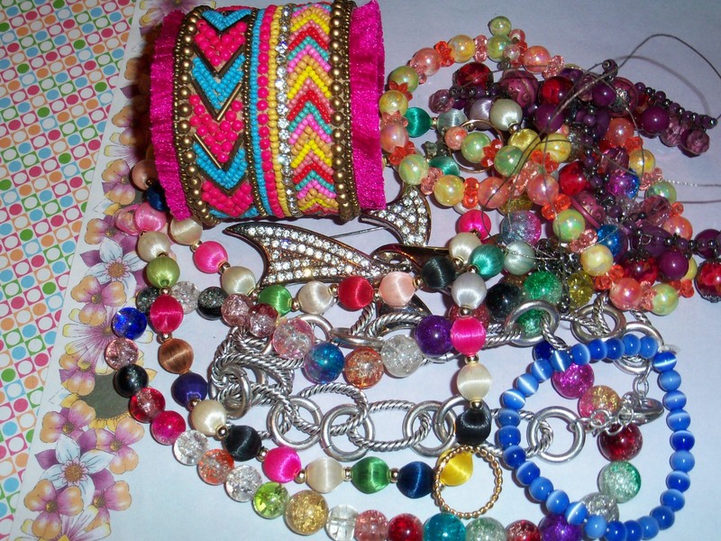 Unsearched Unknown Mystery Estate Junk Drawer Assorted Jewlery Lot ~ ( 3 R )