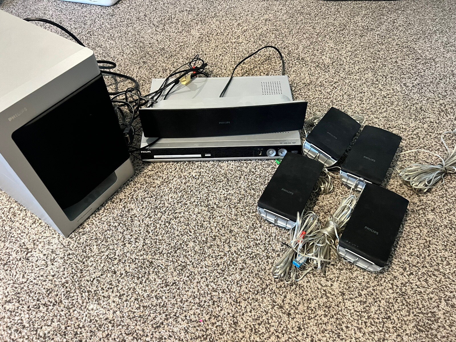 Philips HTS3450 DVD/CD 5.1 Surround Home Theater System 1000W