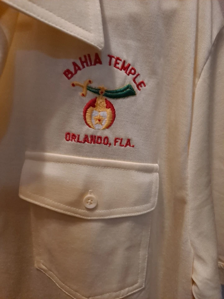 Vtg Men's Size L Lancer By David Winter Bahia Temple Embroidered Logo Shirt - Image 2 of 4