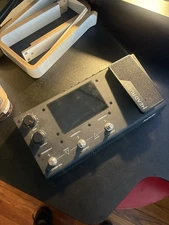 HeadRush MX5 Ultra-portable Amp Modeling Guitar Effects Processor 