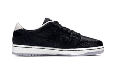 MEDICOM TOY × NikeSB Dunk Low\