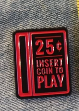 25 CENTS- INSERT TO PLAY-VINTAGE JUCKBOX-  ENAMEL / LAPEL PIN-NEXT DAY SHIPPING