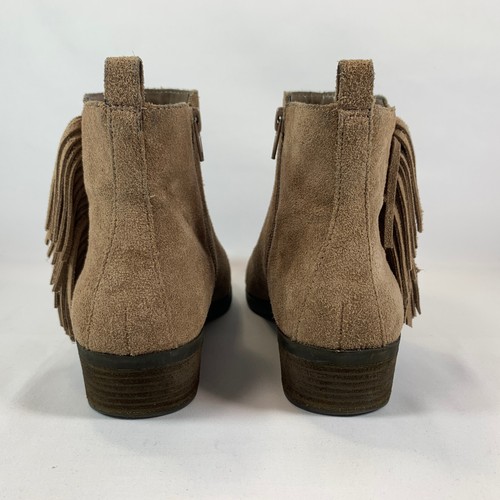 Vince Camuto VO BRYNN Booties Tan Suede Leather Fringe Ankle Low Heel Zipper 9.5 - Picture 7 of 23