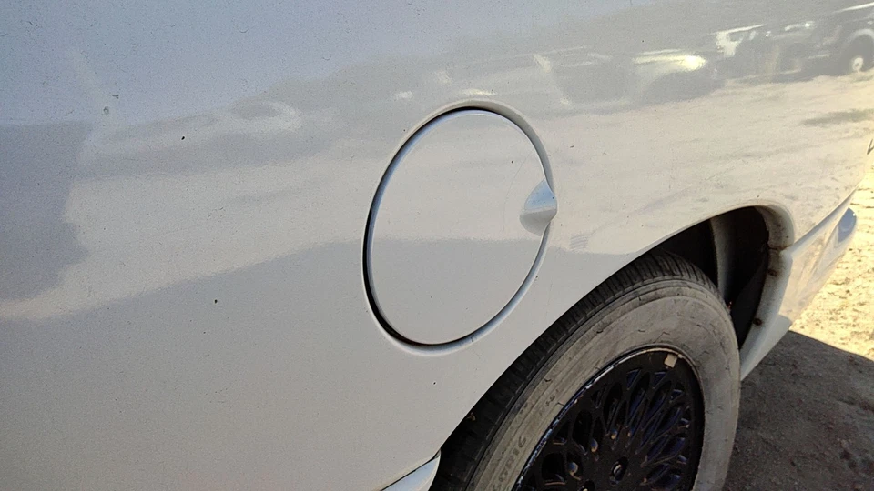 1996 - 2000 Town & Country 油箱门带铰链燃气盖 Oem Pwp 金色白色 — 第 2/3 张图片